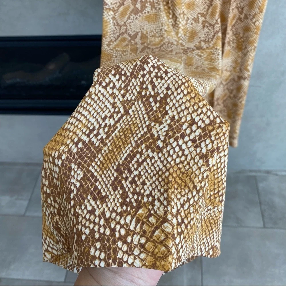 Babaton Pants SADIKI, Size 6